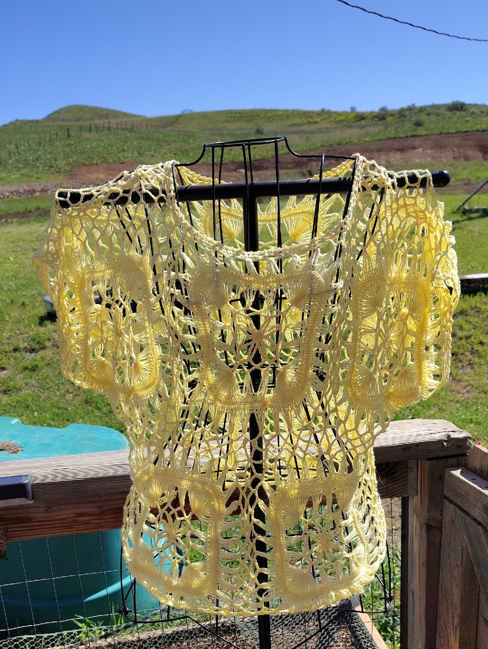 Maurices Sz Large Beautiful Yellow Crochet Lace Top